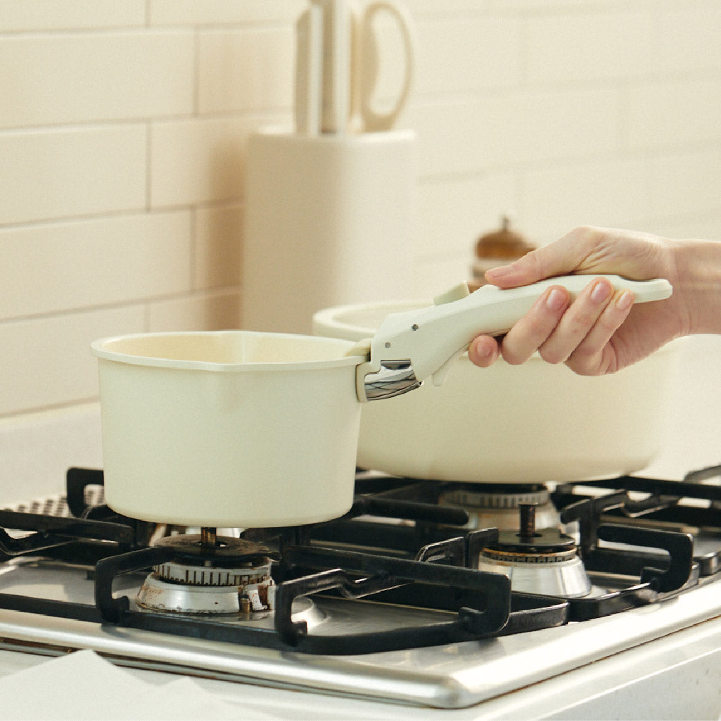 Modori 14cm Sodam Mini pot can be purchased individually to add to the collection, turning the original 3 pieces into 5 complete pieces. It is the best size for cooking small amounts of sauces and is also perfect for cooking ramen for one. The design of the double diverter is very convenient when pouring soups and sauces. Works well on all types of hobs, including induction hob. Made from aluminium, which spreads heat evenly.