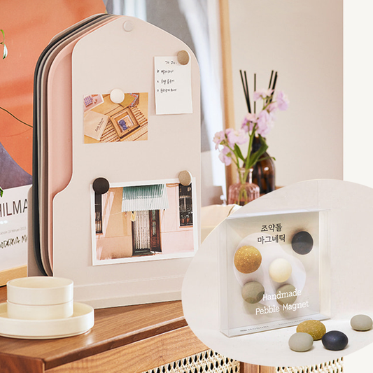 Modori Ceramic Magnet Set (Set of 5) is a ceramic magnet made of pottery. It can be attached to the refrigerator or used with our cutting board set and is handy for pinning tonight's recipes or simple notes. Modori tpu cutting board collection has a practical design and minimalist colours that will suit any kitchen. Modori is the key to designing your dream kitchen.