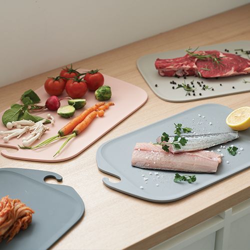 Modori TPU cutting board is scratch-resistant and has low maintenance. It has an anti-slippery surface preventing food from clicking. | BPA Free, Eco-Friendly | SGS Safety, Quality Approved, Made in Korea | Easy to wash and clean - just pour boiled water and dry | Less knife marks, flexible, great abrasion and durability. Modori cookware collection features functional designs and minimalist colours that will fit in any kitchen. Modori is the key to designing your dream kitchen.